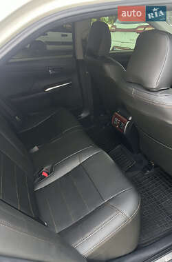 Седан Toyota Camry 2012 в 
