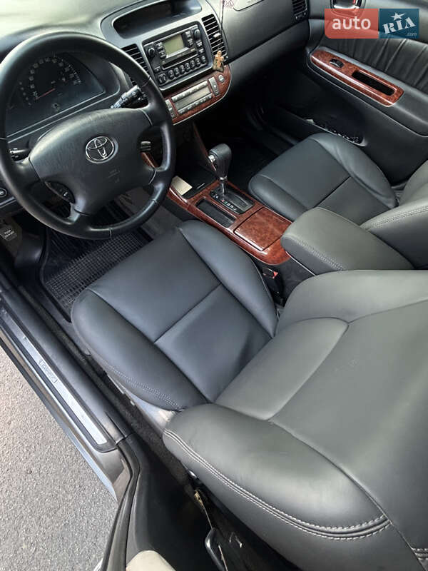 Седан Toyota Camry 2003 в Калинівці