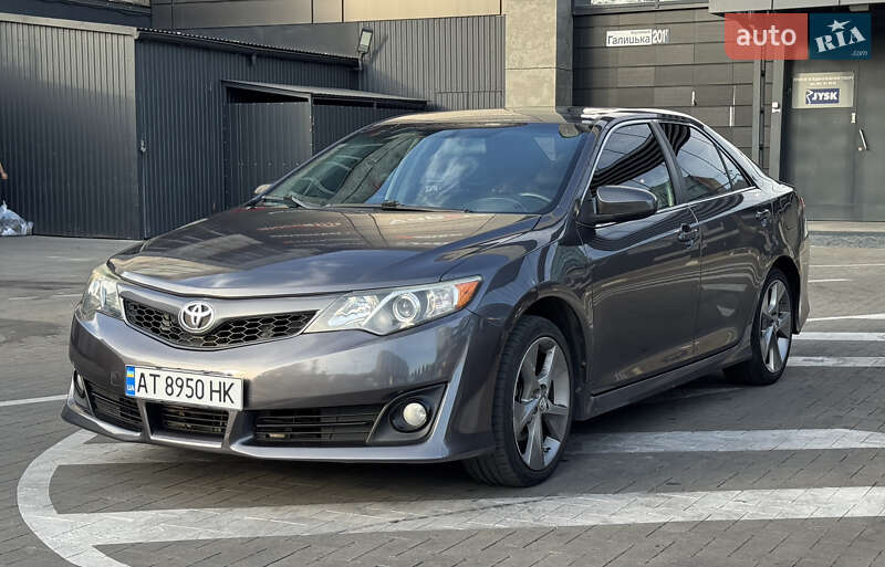Toyota Camry 2014