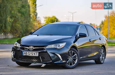 Седан Toyota Camry 2015 в Виннице