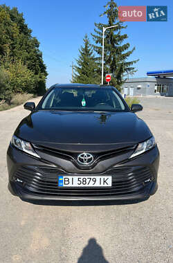 Седан Toyota Camry 2018 в Валках