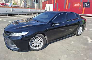 Седан Toyota Camry 2019 в 