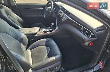 Седан Toyota Camry 2019 в 