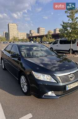 Седан Toyota Camry 2012 в Киеве