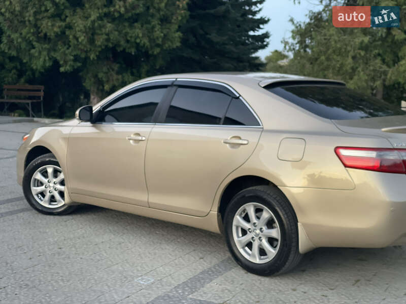 Седан Toyota Camry 2009 в Самборі