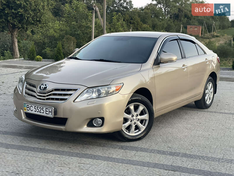 Седан Toyota Camry 2009 в Самборі