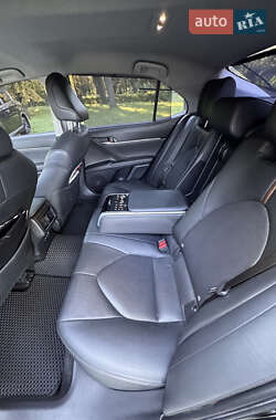 Седан Toyota Camry 2018 в 