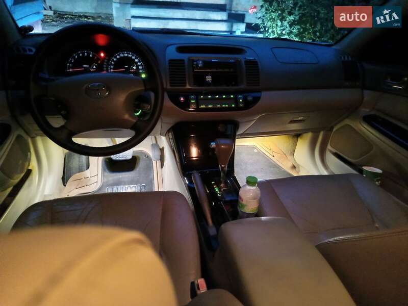 Седан Toyota Camry 2005 в Кропивницькому