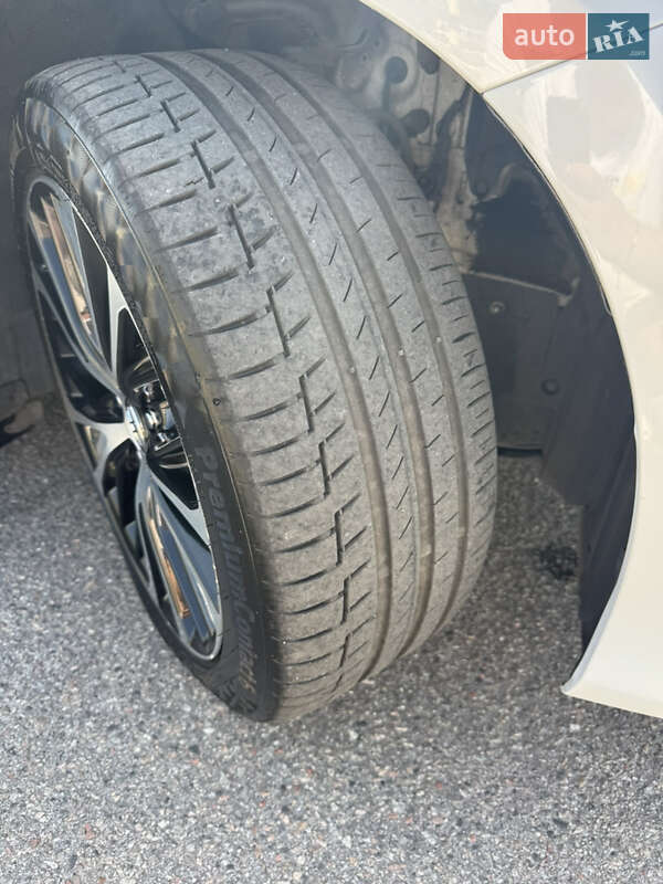 Седан Toyota Camry 2021 в Киеве