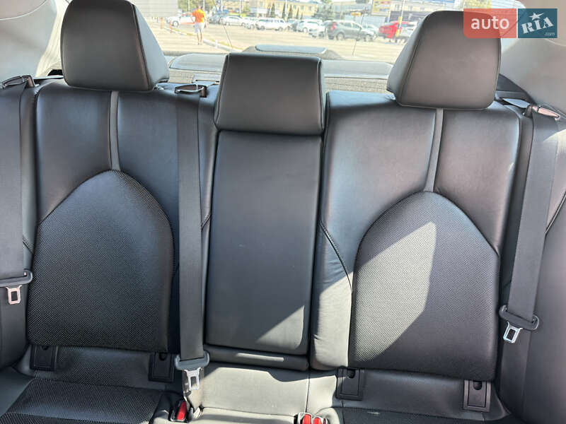 Седан Toyota Camry 2021 в Киеве