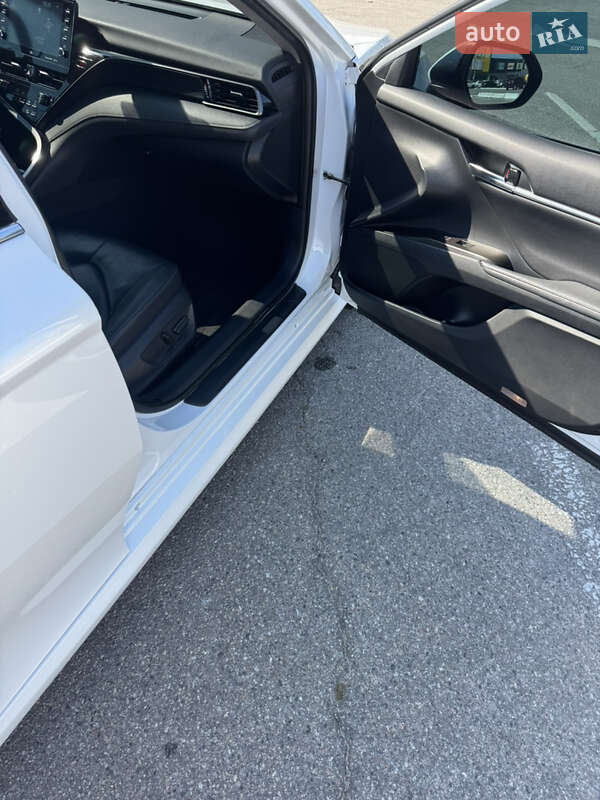 Седан Toyota Camry 2021 в Киеве