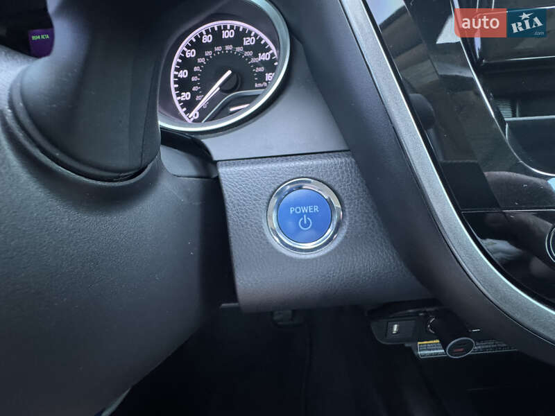 Седан Toyota Camry 2021 в Киеве