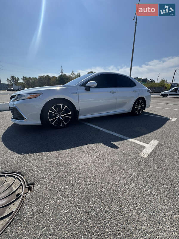 Седан Toyota Camry 2021 в Киеве