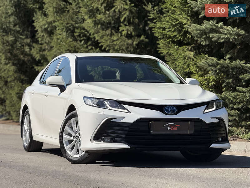 Toyota Camry 2021