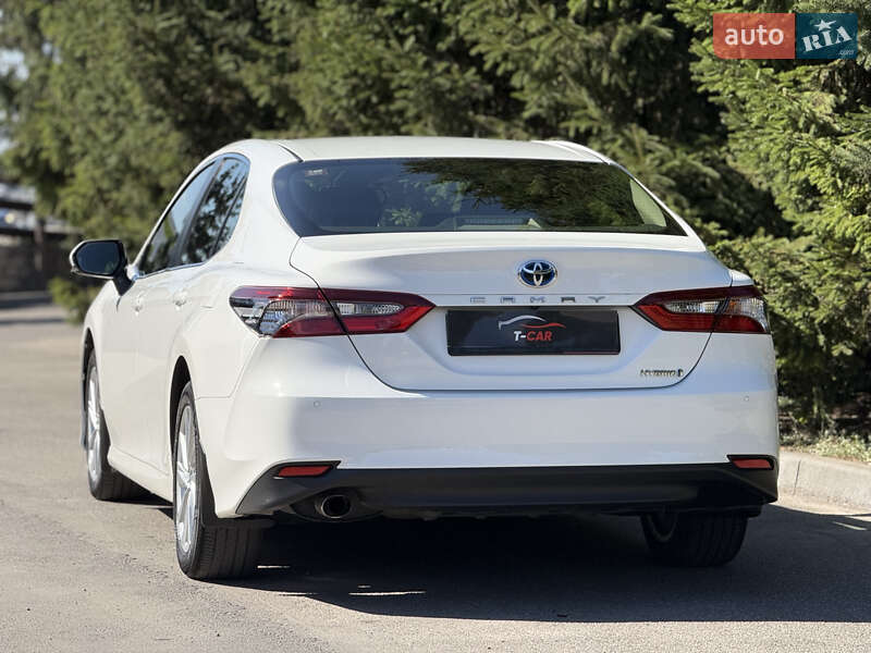 Седан Toyota Camry 2021 в Тернополе