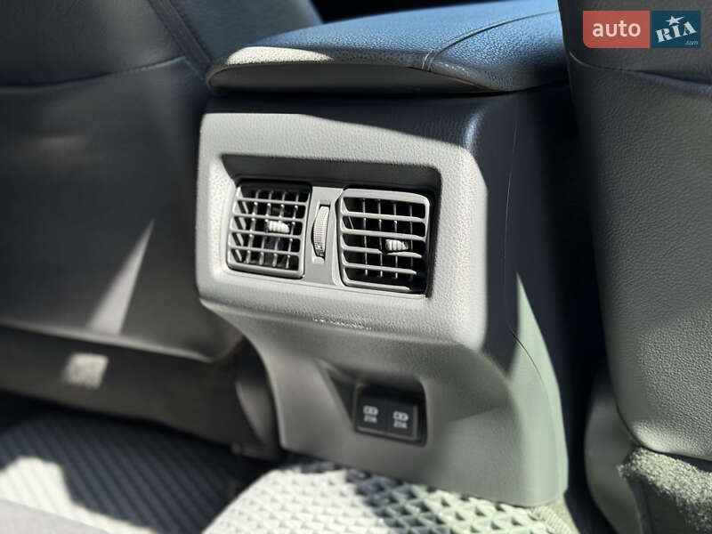 Седан Toyota Camry 2021 в Тернополе