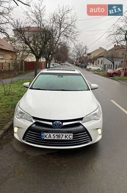 Седан Toyota Camry 2015 в Киеве