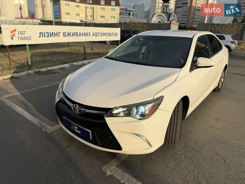 Toyota Camry 2016