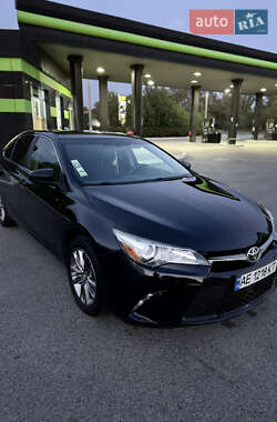 Седан Toyota Camry 2016 в Дніпрі