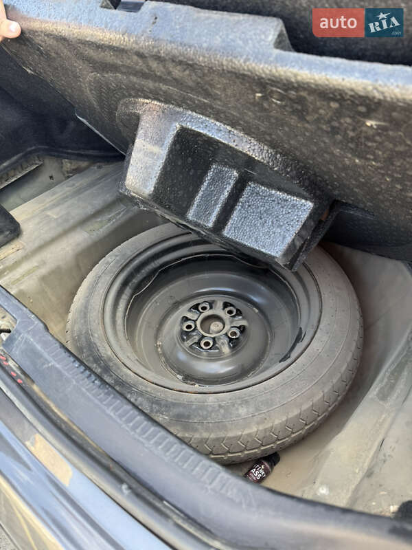 Седан Toyota Camry 2013 в Черновцах