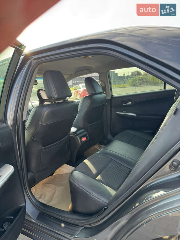 Седан Toyota Camry 2013 в Черновцах