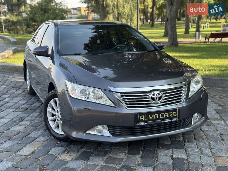 Toyota Camry 2011