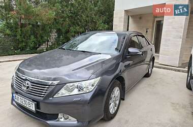Седан Toyota Camry 2012 в Киеве