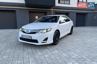 Седан Toyota Camry 2015 в Житомирі