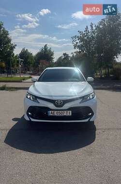 Седан Toyota Camry 2018 в Днепре