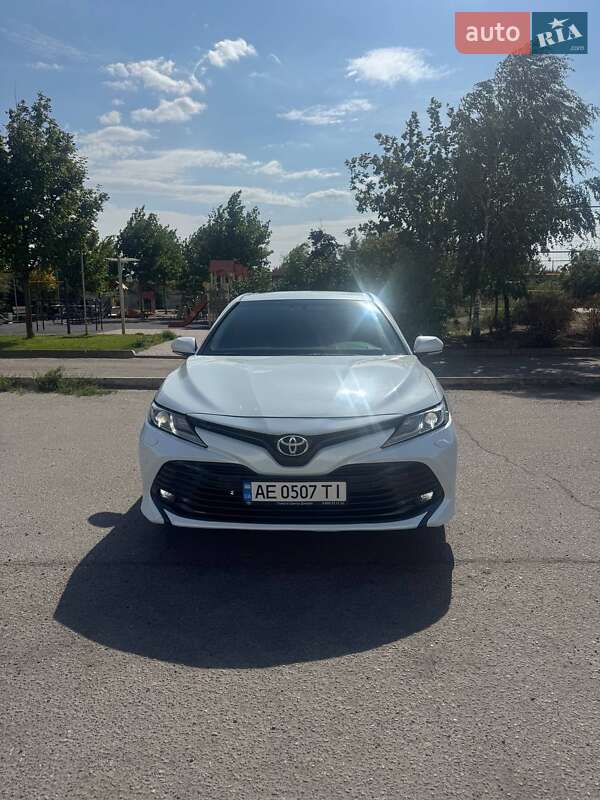 Седан Toyota Camry 2018 в Днепре фото Седан Toyota Camry 2018 в Днепре