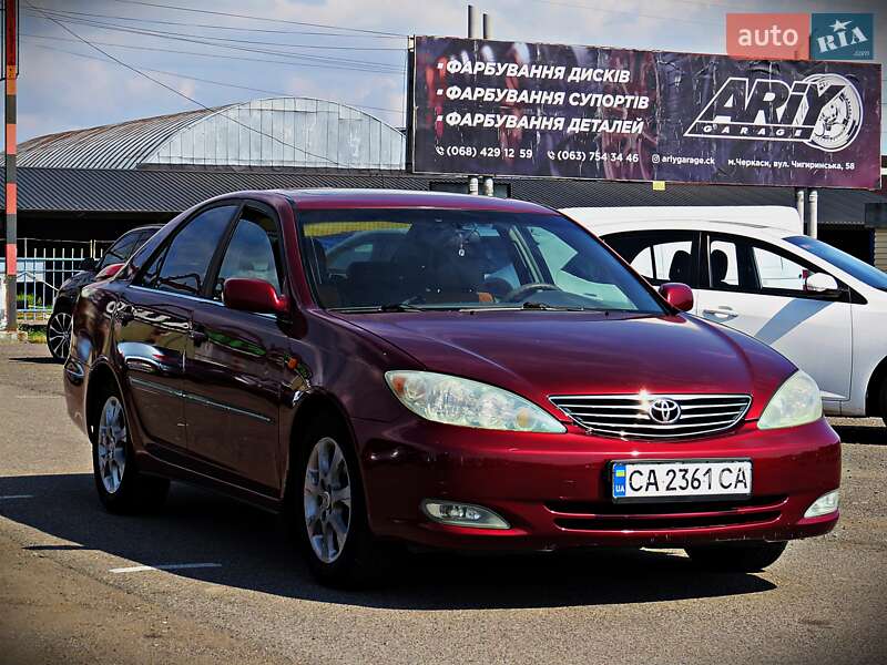 Седан Toyota Camry 2004 в Черкасах