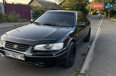 Седан Toyota Camry 1998 в Одессе