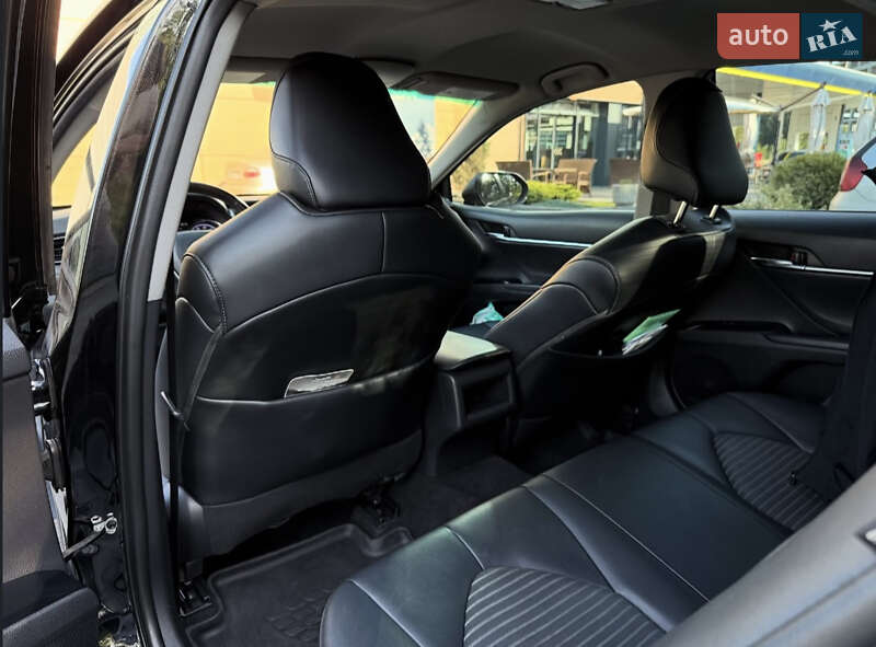 Седан Toyota Camry 2020 в Дніпрі