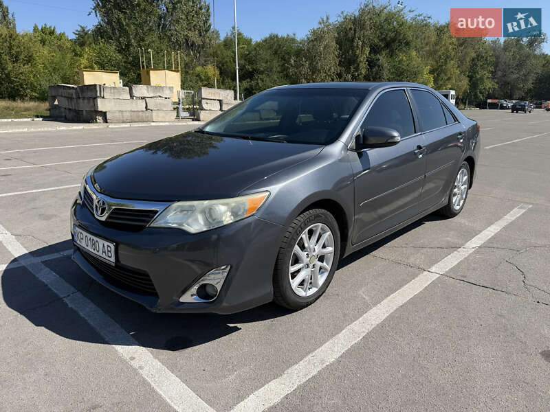 Седан Toyota Camry 2012 в Запоріжжі