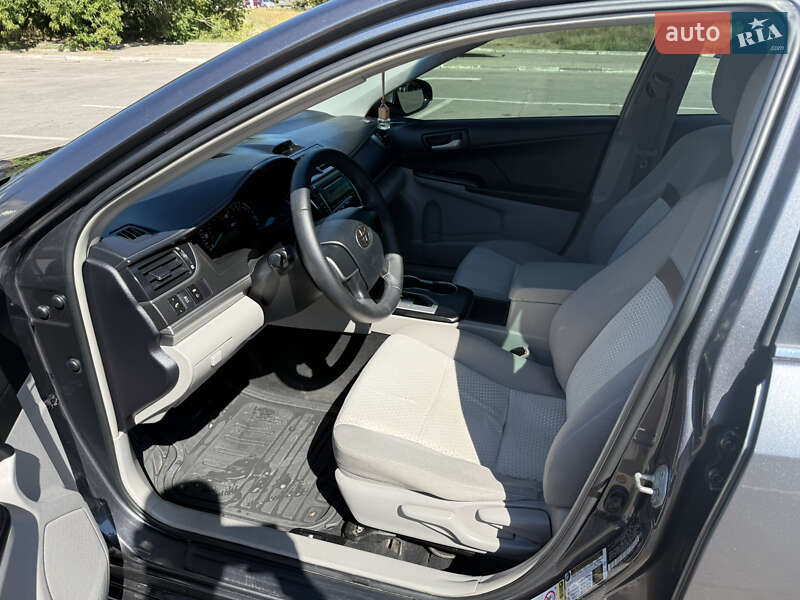 Седан Toyota Camry 2012 в Запоріжжі