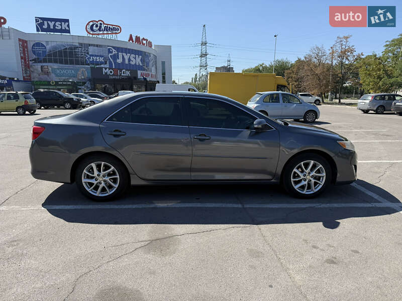Седан Toyota Camry 2012 в Запоріжжі