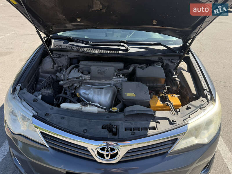 Седан Toyota Camry 2012 в Запоріжжі
