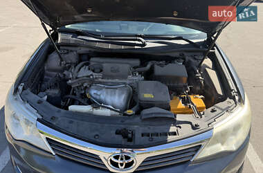 Седан Toyota Camry 2012 в  фото 12 Седан Toyota Camry 2012 в