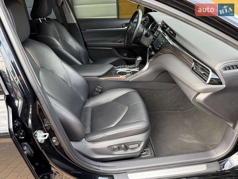 Седан Toyota Camry 2020 в Белой Церкви