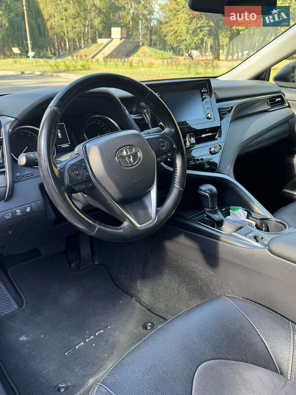 Седан Toyota Camry 2021 в Кропивницком