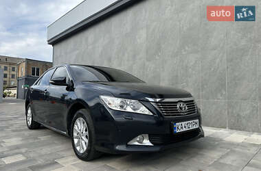 Седан Toyota Camry 2013 в 