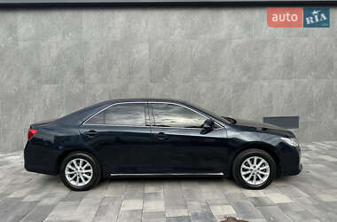 Седан Toyota Camry 2013 в 
