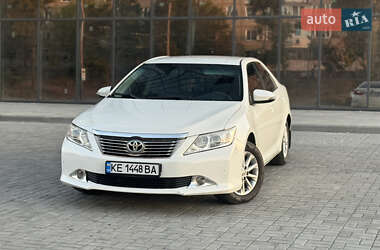 Седан Toyota Camry 2012 в Днепре