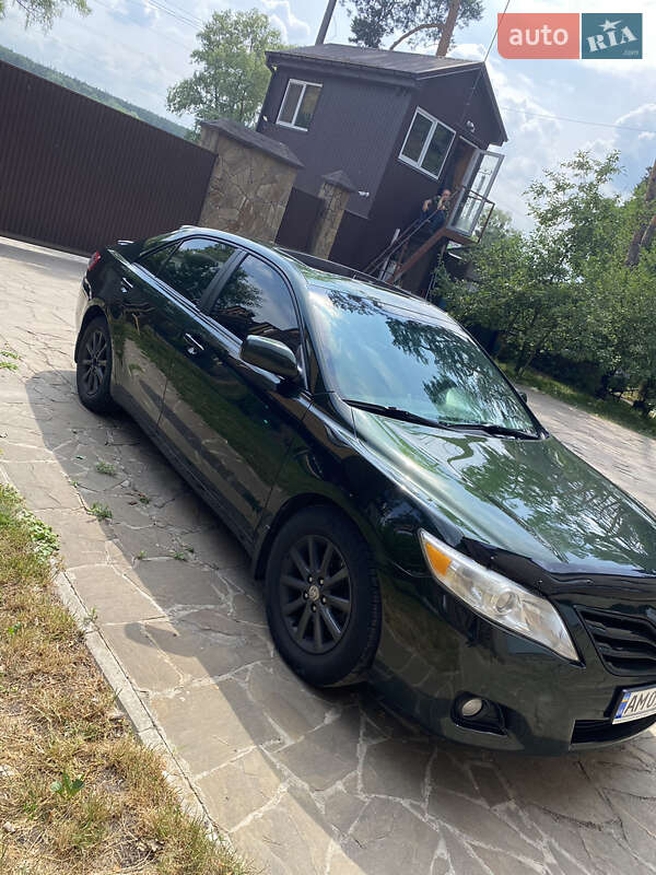 Седан Toyota Camry 2011 в Києві