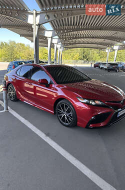 Седан Toyota Camry 2021 в Запорожье