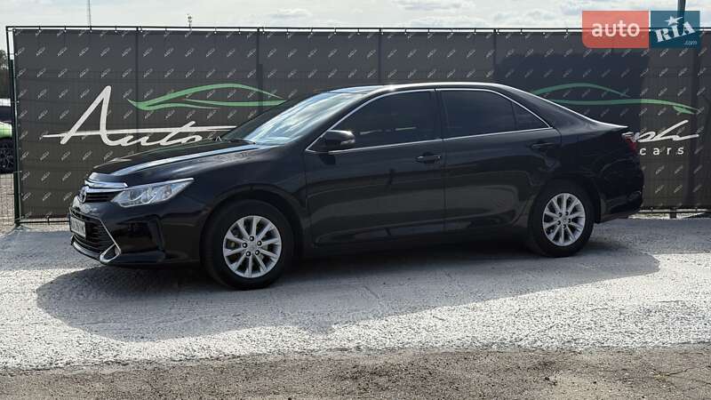 Седан Toyota Camry 2017 в Києві