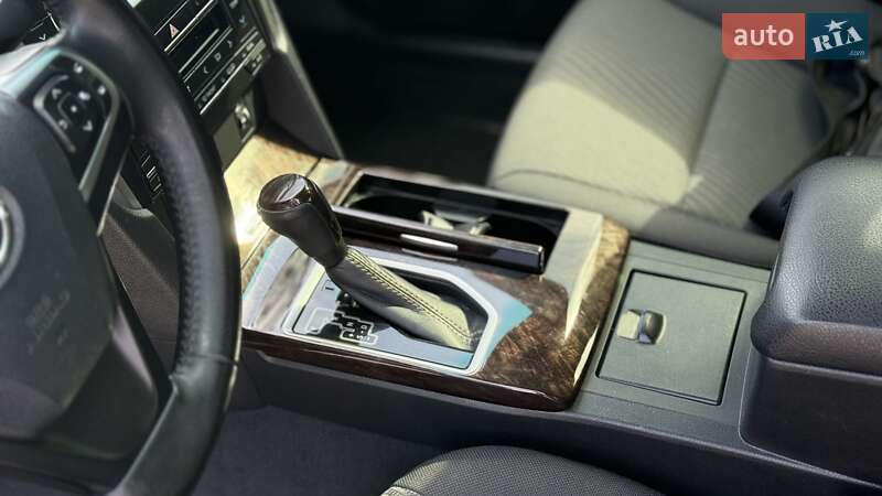 Седан Toyota Camry 2017 в Києві