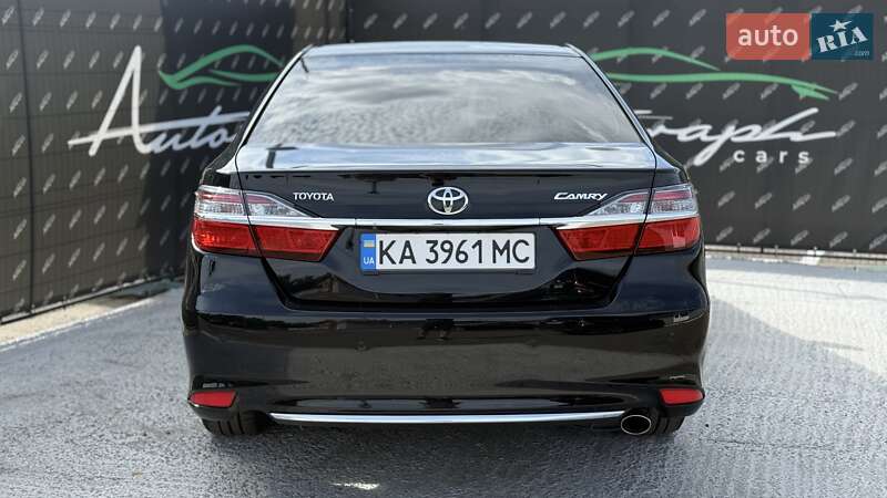 Седан Toyota Camry 2017 в Києві