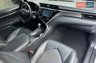 Седан Toyota Camry 2019 в 