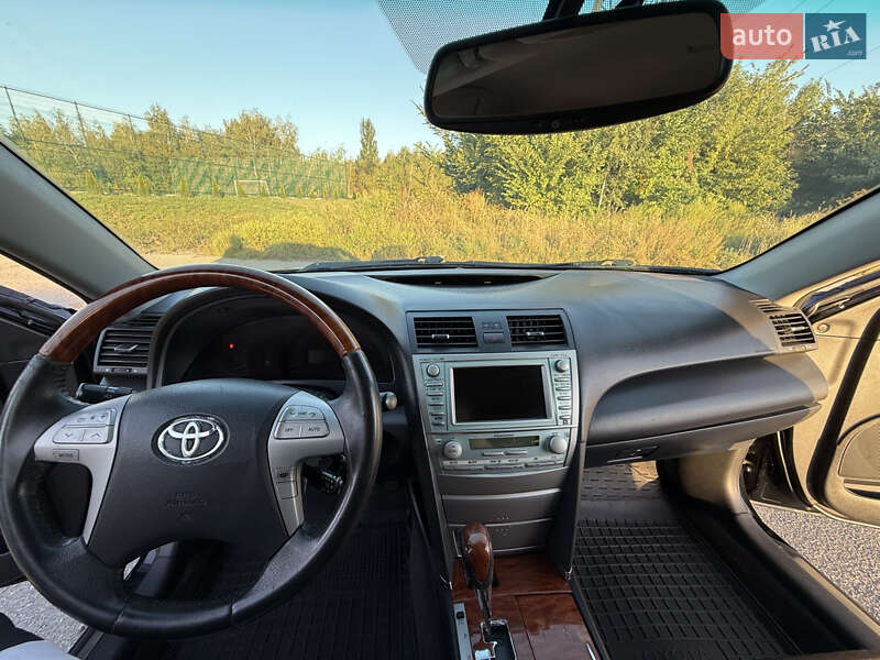 Седан Toyota Camry 2008 в Виннице